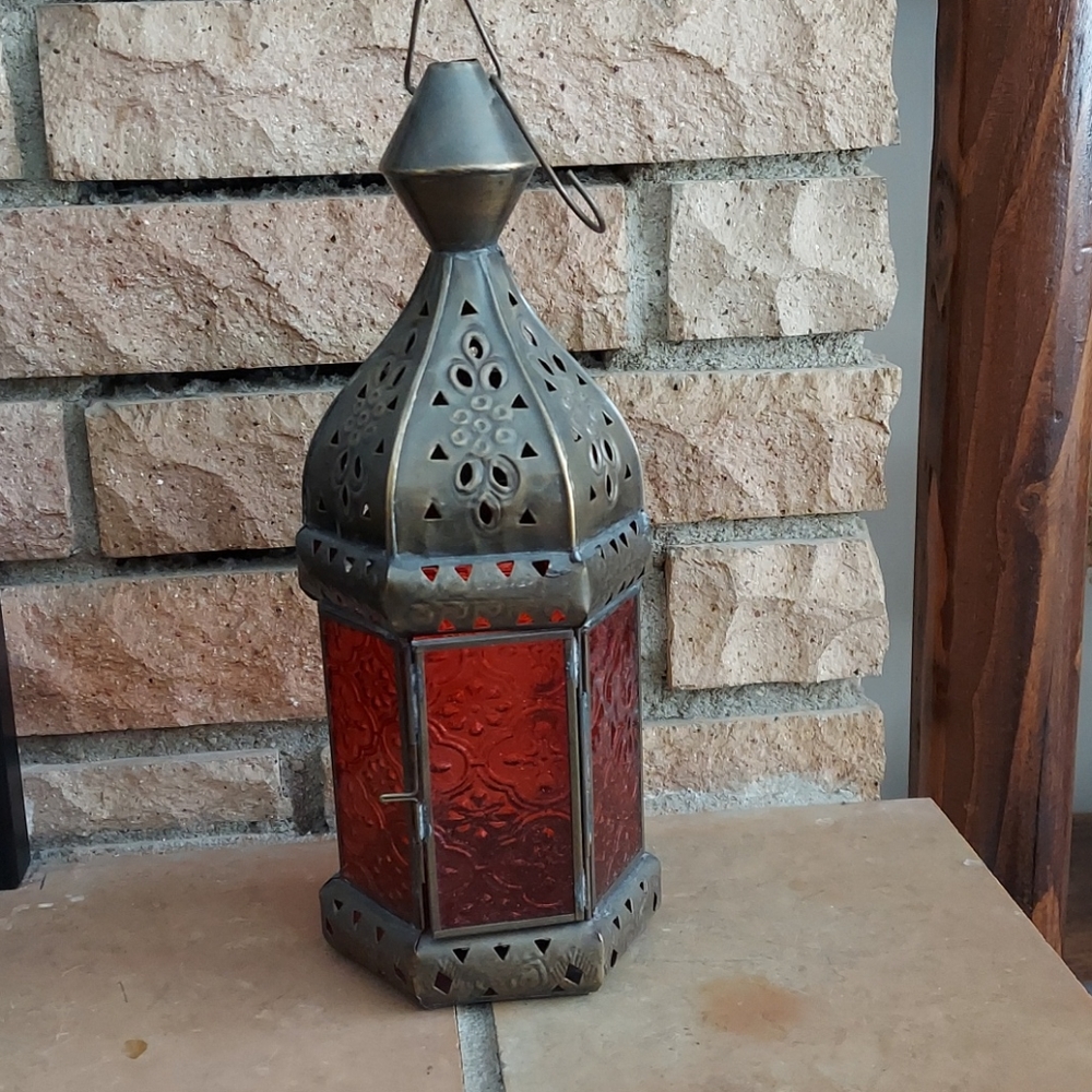Hanging lantern